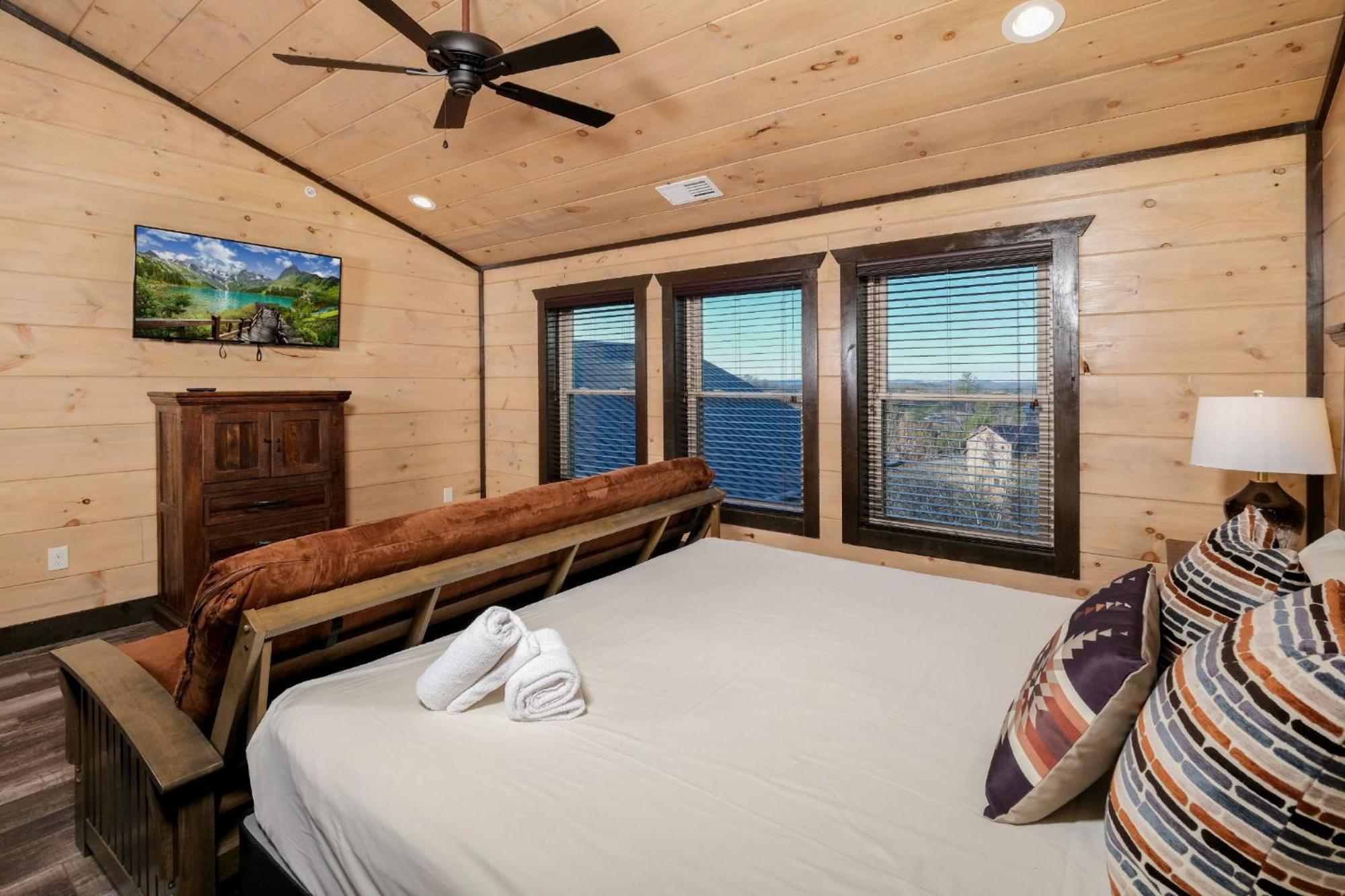 Villa Swim And Gym Mansion à Pigeon Forge Extérieur photo